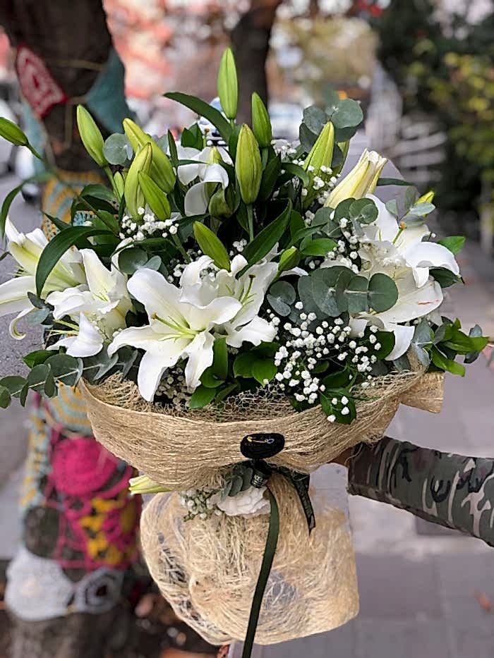 Saflığın Beyaz Lilyumları